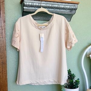 🤍NEW🤍Cream Eyelet Sleeve Tee